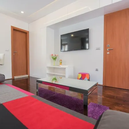 Lena Apartment *