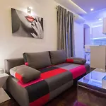 Lena Apartament *